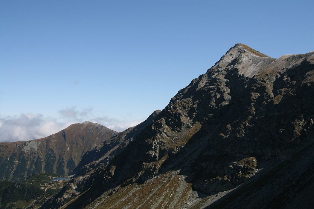 volovec_hruba_kopa.jpg - Vľavo Volovec (2063m), vpravo Hrubá kopa (2166m)