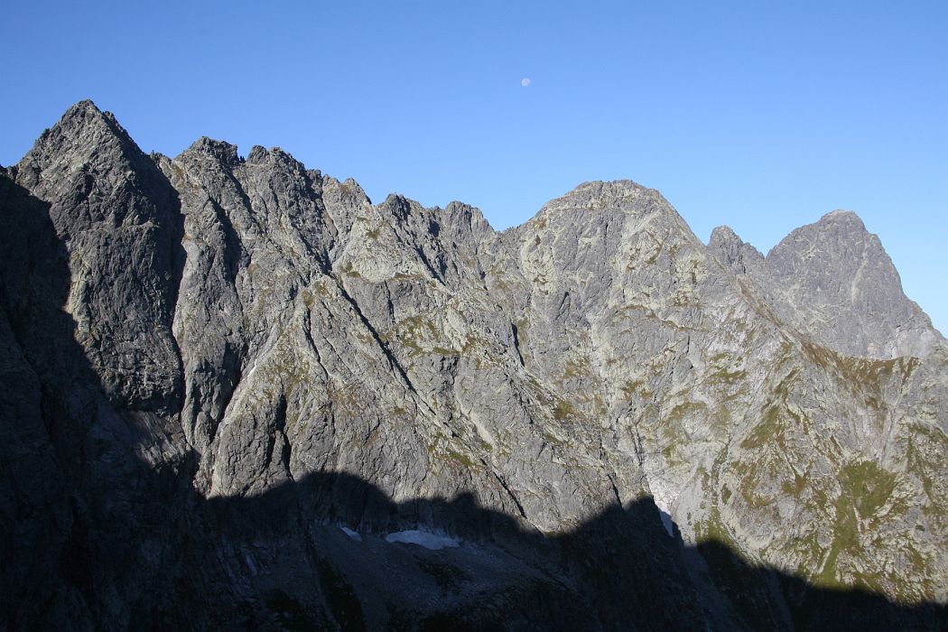 img_3904.jpg - Veľký Mengusovský štít (2482m) vpravo