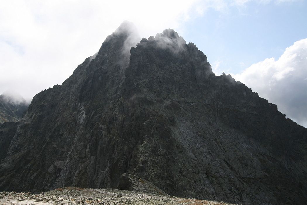 img_3948.jpg - Český štít (2500m) a vľavo Vysoká (2547m)