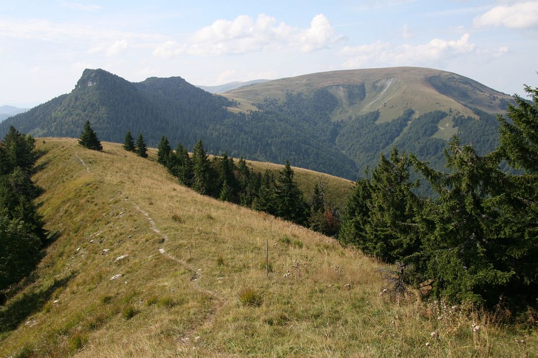 img_4119.jpg - Čierny Kameň (1479m) a Ploská (1532m)