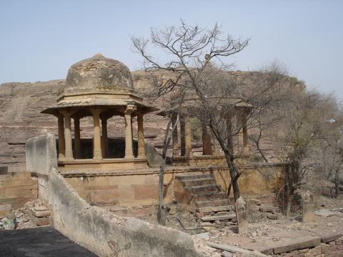 India 2006 - Ruiny pri Bari Khatu